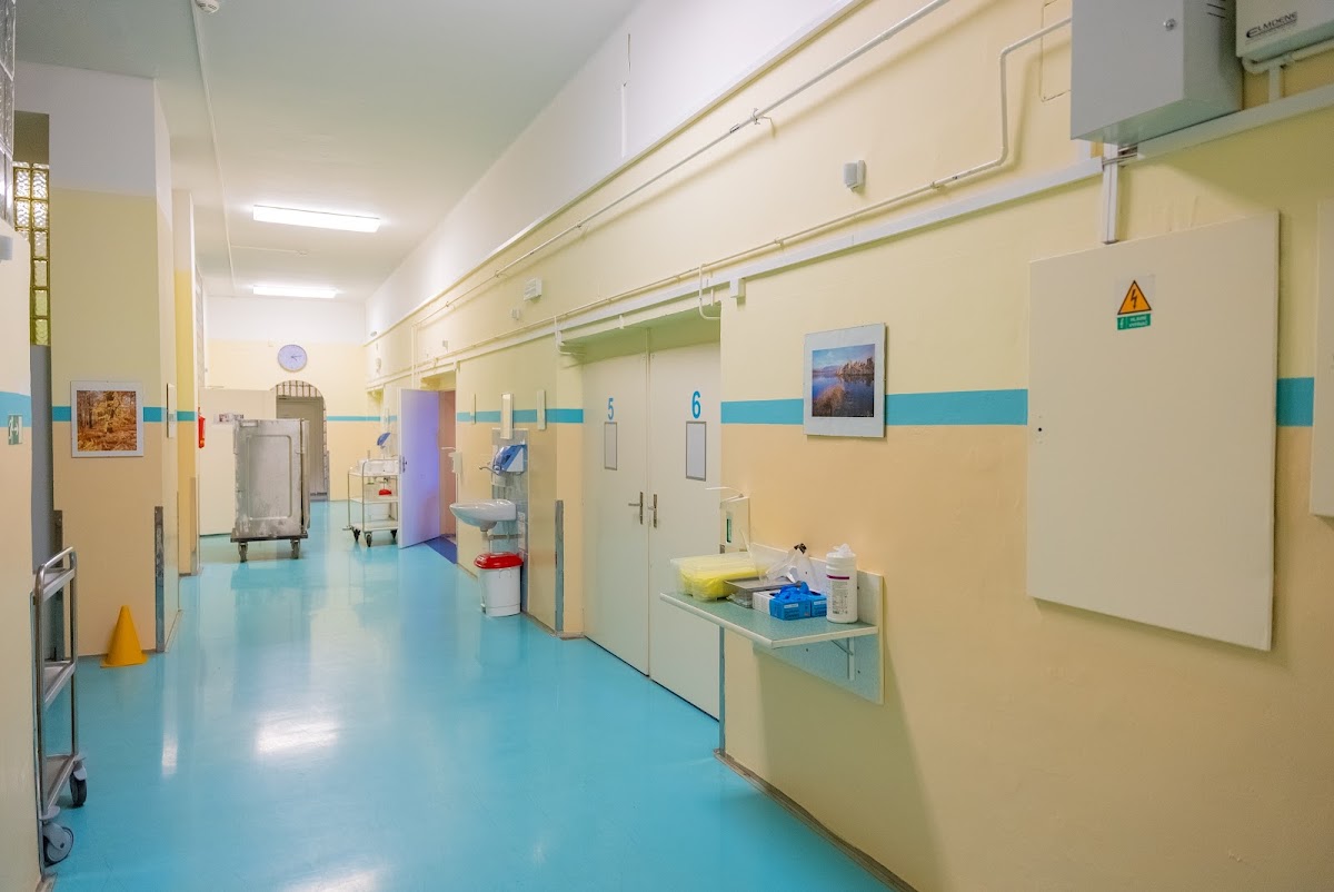 Praha 5, Centrum pro léčbu virových hepatitid při Infekčním oddělení Fakultní nemocnice Motol - foto 1