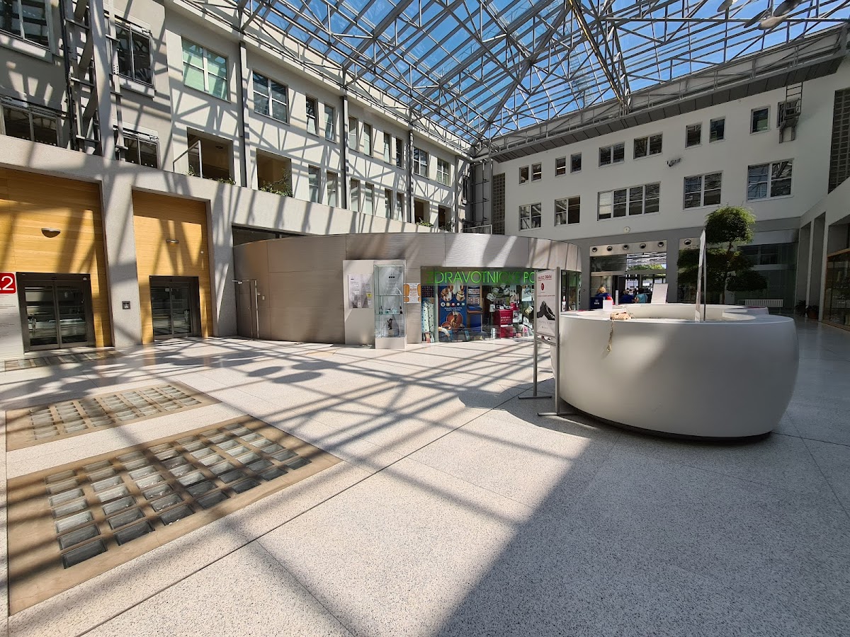 Praha 6, Interní klinika Ústřední vojenské nemocnice - Vojenské fakultní n. Praha a 1. lékařské fakulty Univerzity Karlovy - foto 3